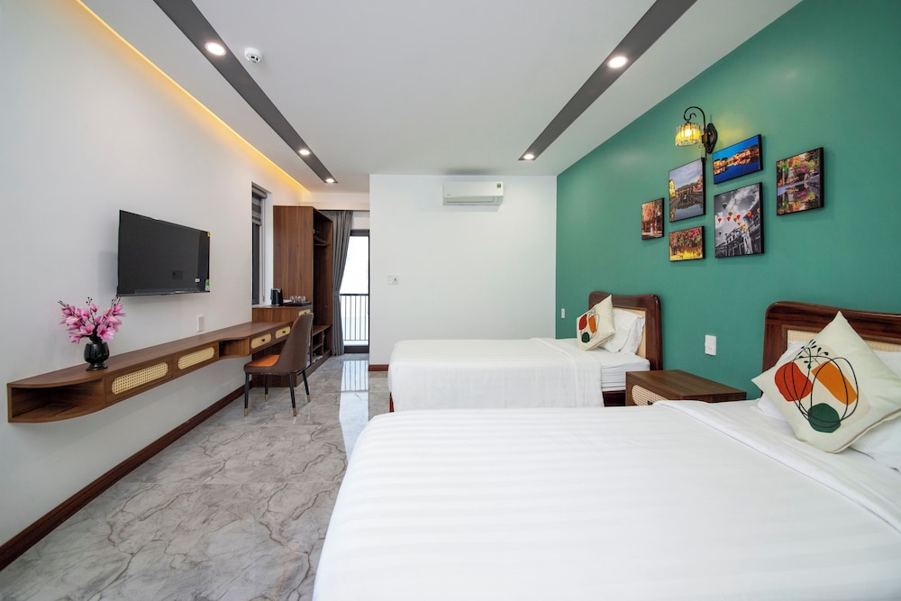 Deluxe Triple Room, Pool View