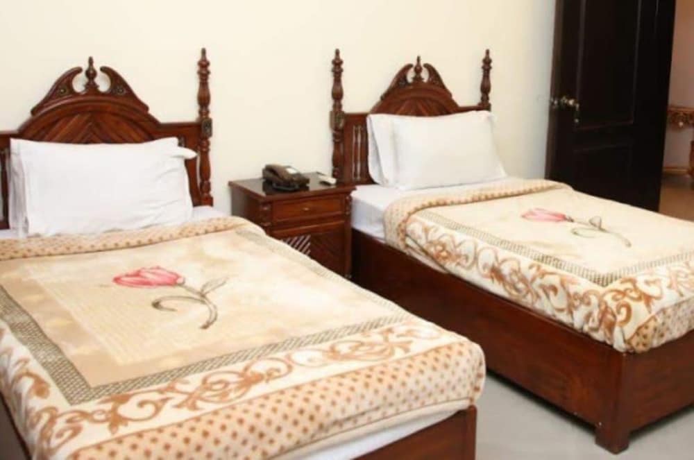 Deluxe Double or Twin Room photo 1