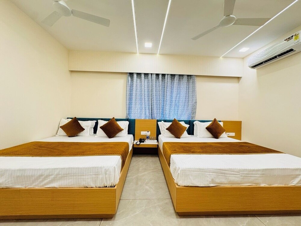 Executive Quadruple Room photo 2
