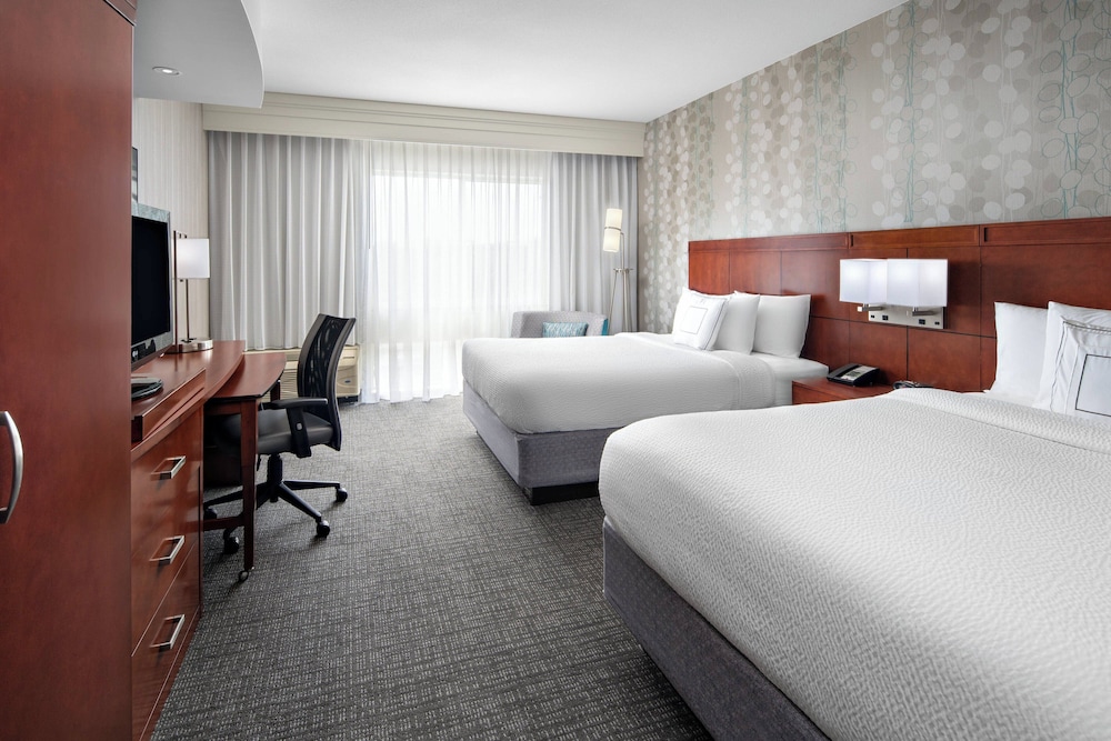Room, 2 Queen Beds (Hearing Accessible) - Photo 1