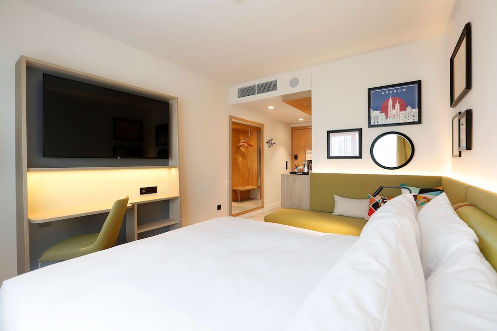 Room, 1 King Bed - Photo 2