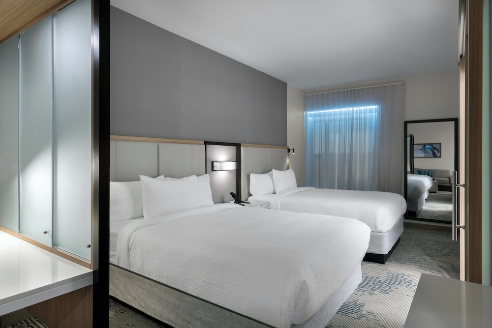 Suite, Multiple Beds - Photo 4