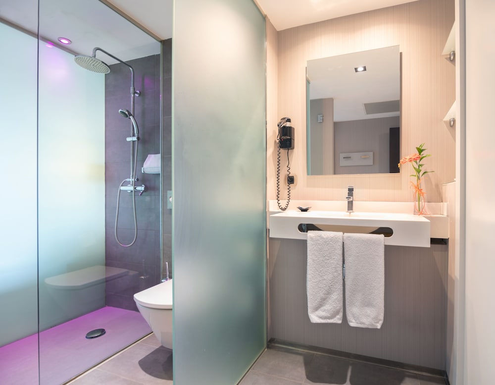 Double Room (Urban Room)