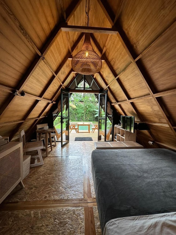 Standard Villa, 1 King Bed, Pool View photo 2