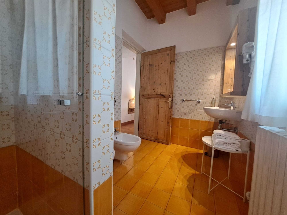 Superior Double or Twin Room, Garden View - Photo 4