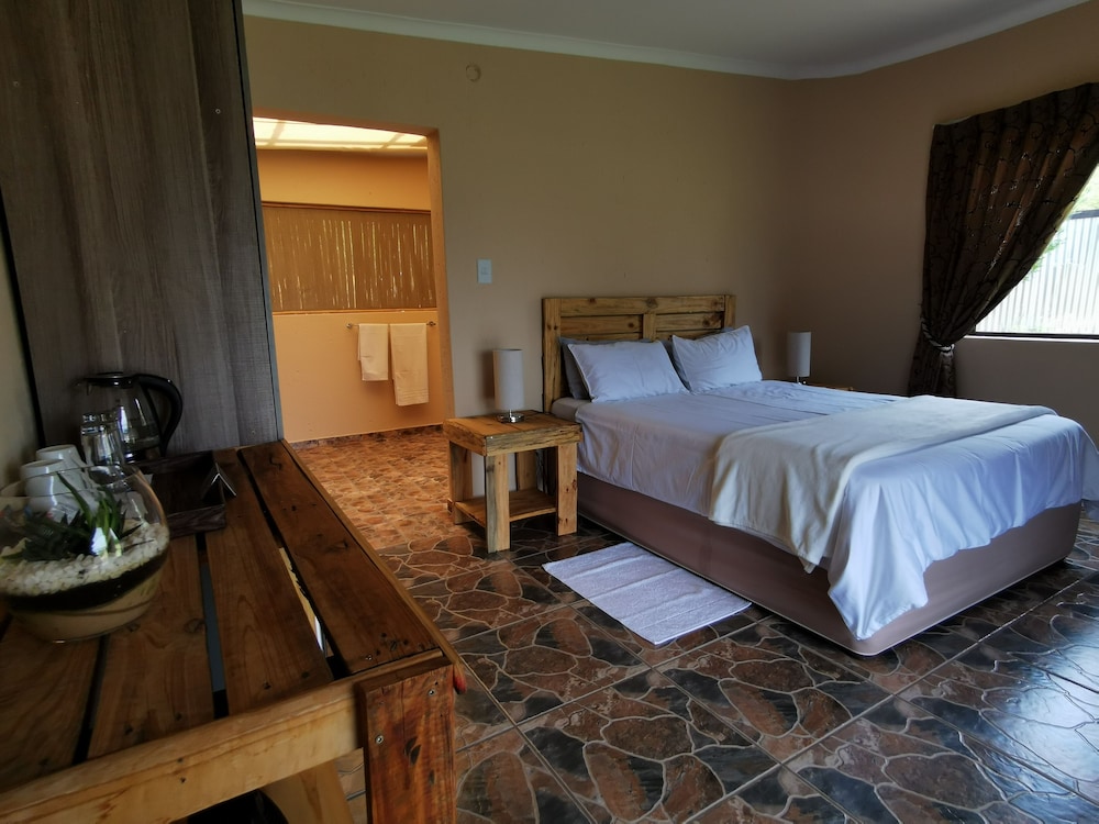 Standard Double Room - Photo 4