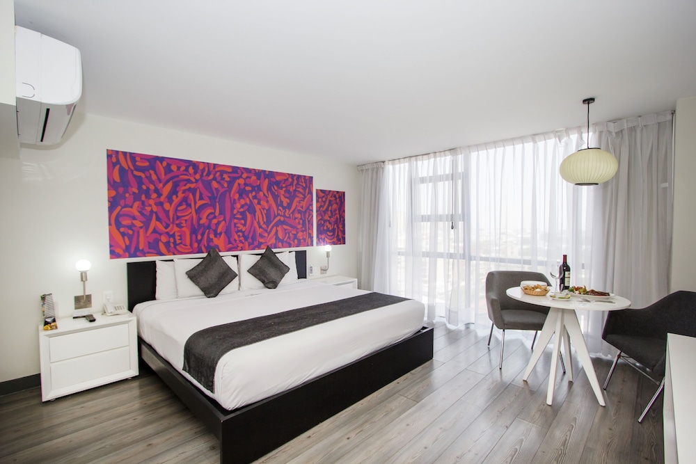 Basic Room, 1 King Bed - Photo 11