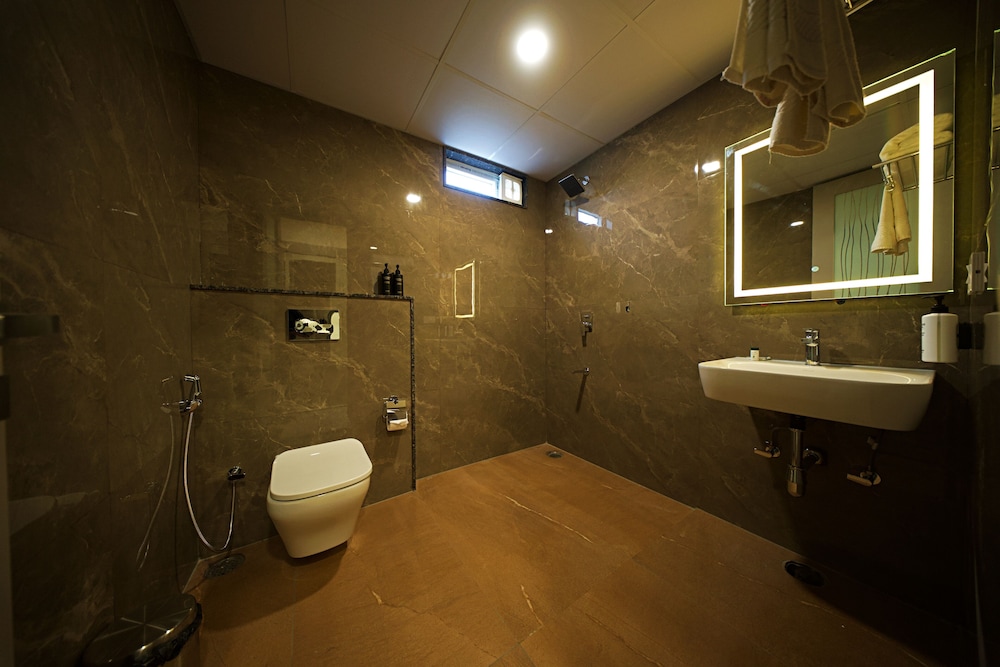 Deluxe Room, 2 Twin Beds - Photo 7