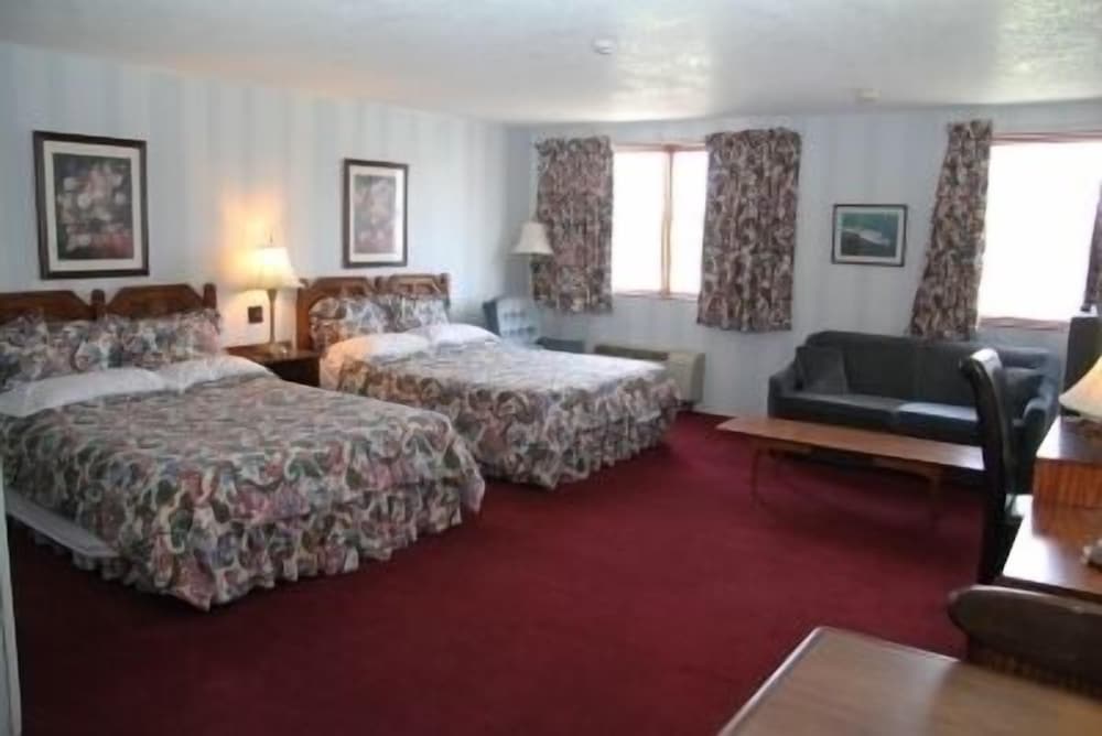 Standard Room, 2 Double Beds, Kitchenette photo 3
