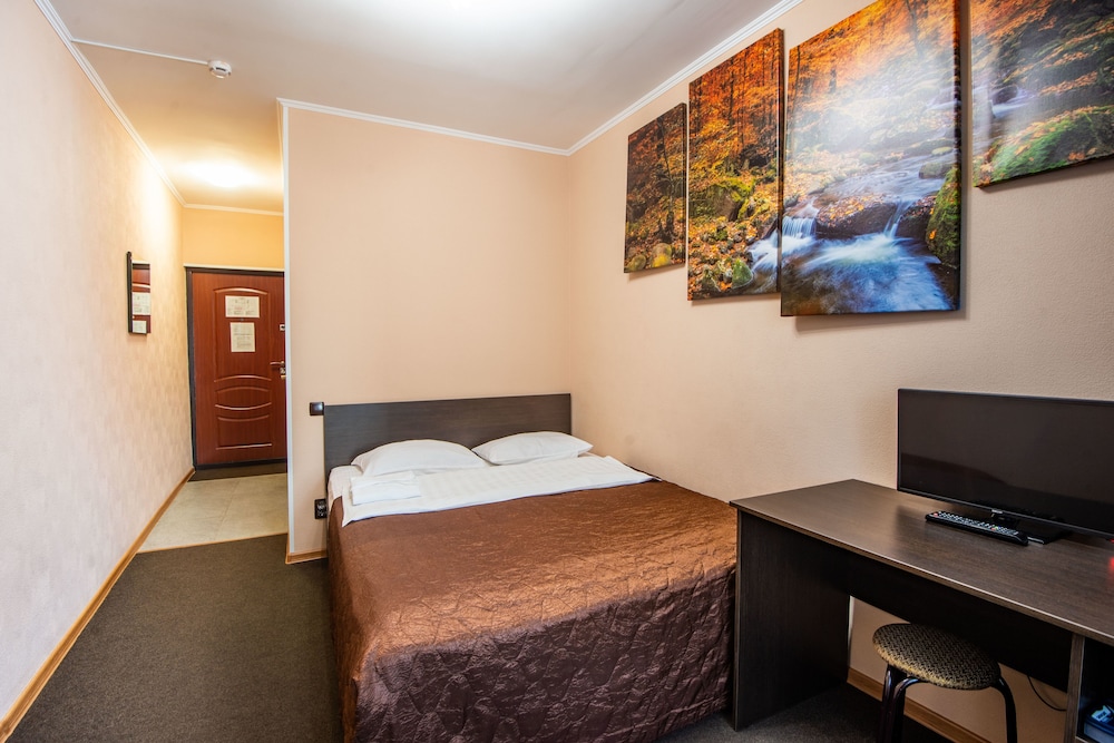 Basic Double Room, 1 Double Bed photo 2