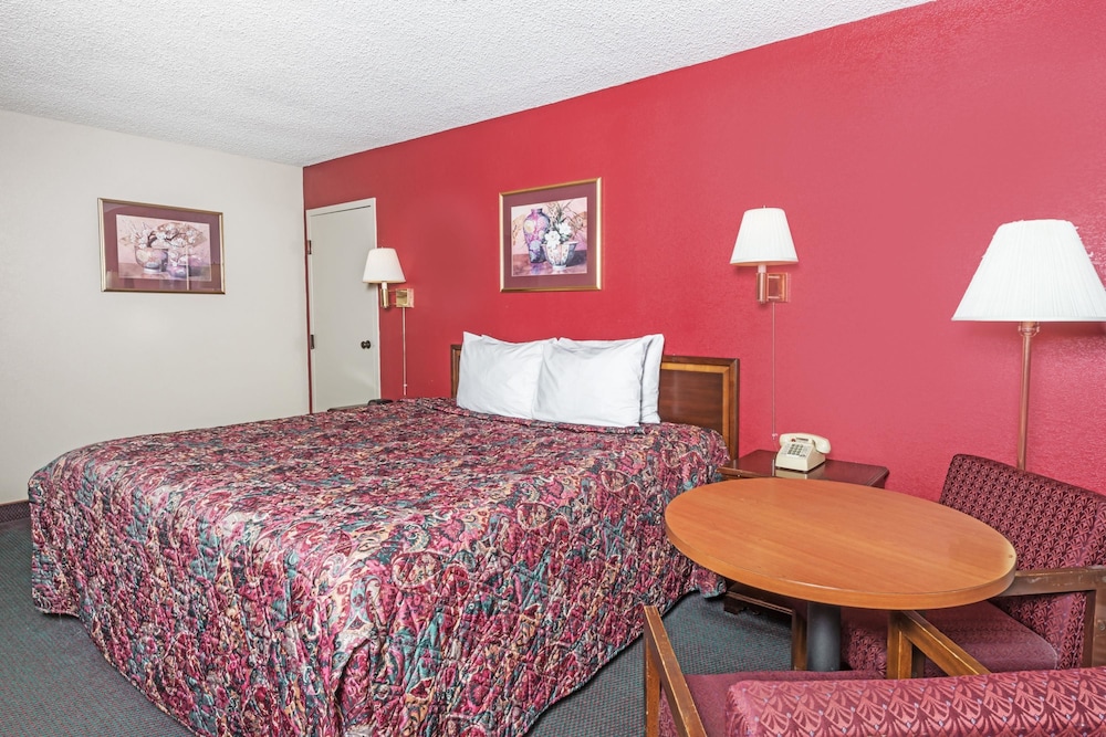 Standard Room, 2 Double Beds, Non Smoking - Photo 3