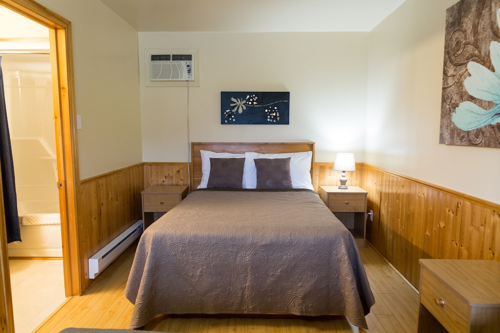 Basic Double Room photo 2