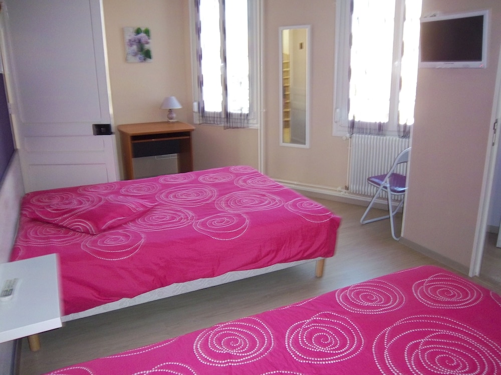 Twin Room - Photo 2