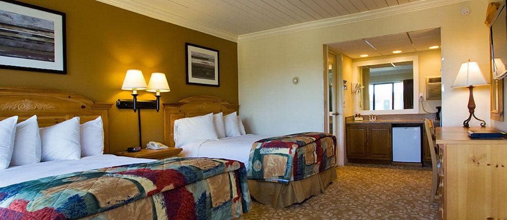 Room, 2 Double Beds photo 2