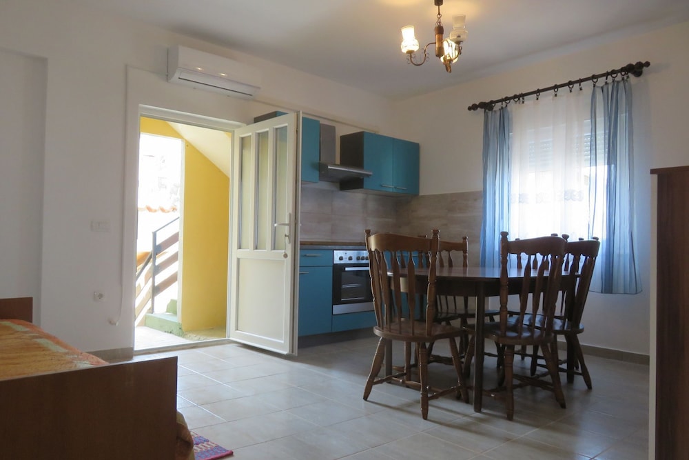 Apartment (Marin - 100m from the beach with park) photo 1
