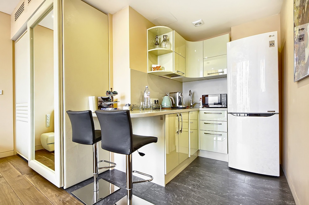 Sky Grand Studio Apartment, 60 m2, 64th floor of the "OKO Tower" photo 3