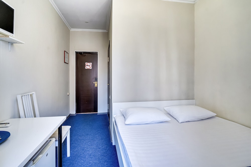 Economy Double Room photo 1
