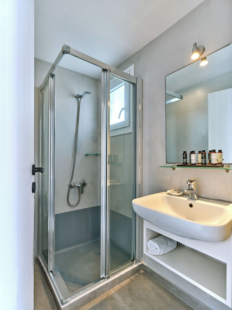 Superior Triple Room, 1 Bedroom - Photo 10