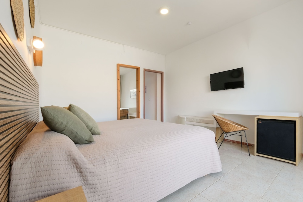 Standard Double Room - Photo 3