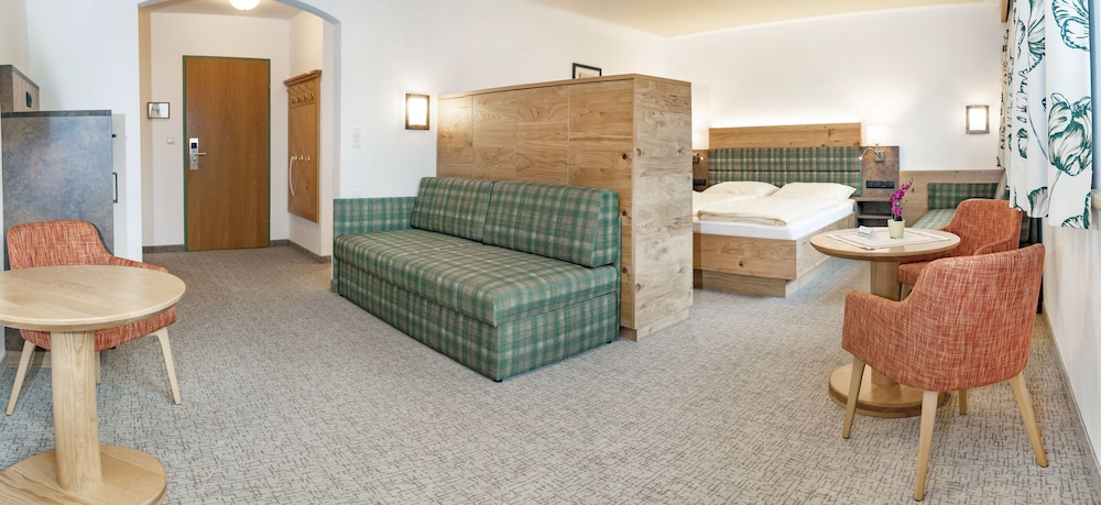 Family Quadruple Room, Mountainside photo 1