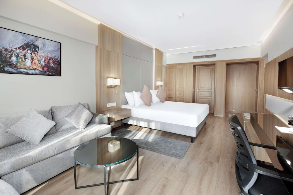 Executive Room, 1 Double Bed (Superior, Front Nile View) - Photo 4