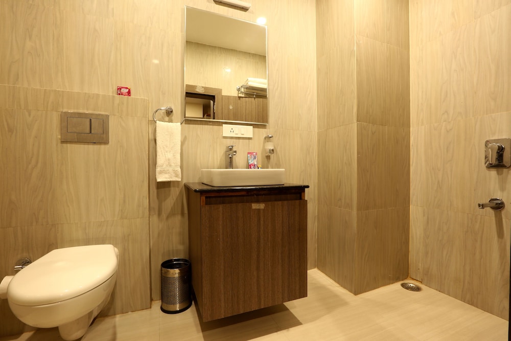 Deluxe Room - Photo 3