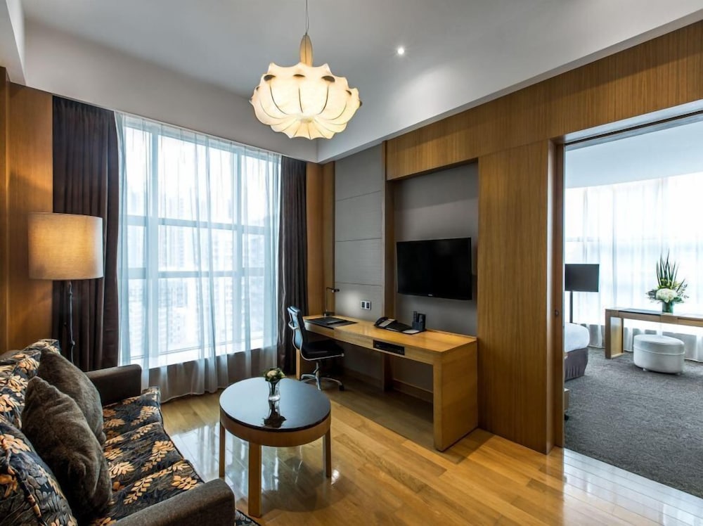 Business Suite photo 2
