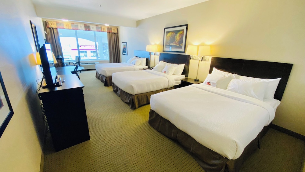 Room, Multiple Beds, Non Smoking - Photo 1