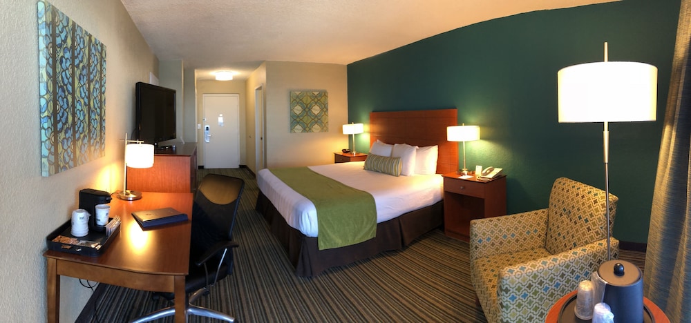 Classic Room, 1 King Bed - Photo 3