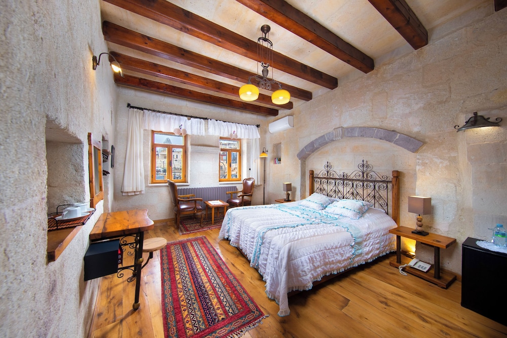 Double Stone Room