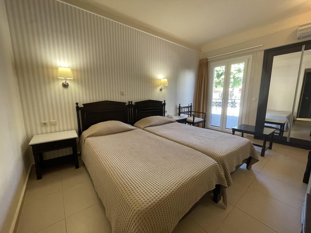 Standard Room - Photo 1