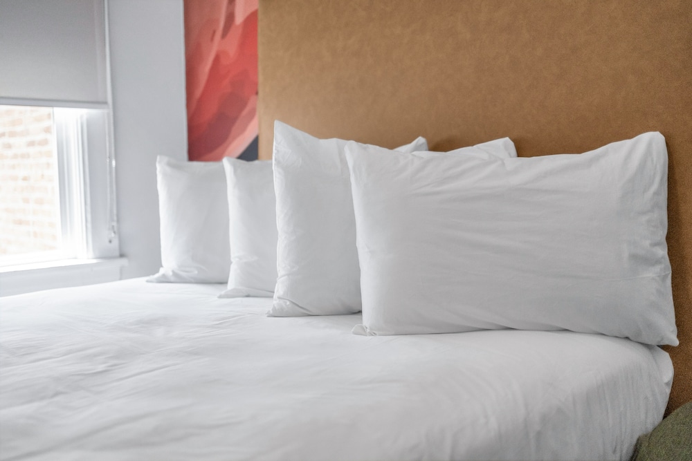Room, 1 Queen Bed - Photo 5