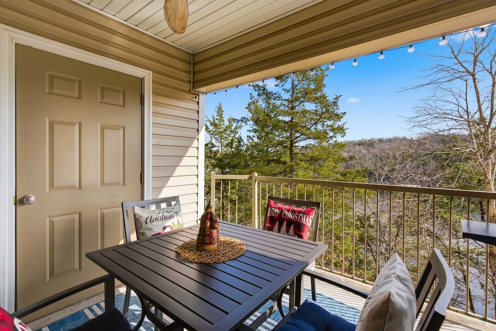 Condo, Multiple Beds, Balcony, Mountain View (The Ozark Getaway) photo 2