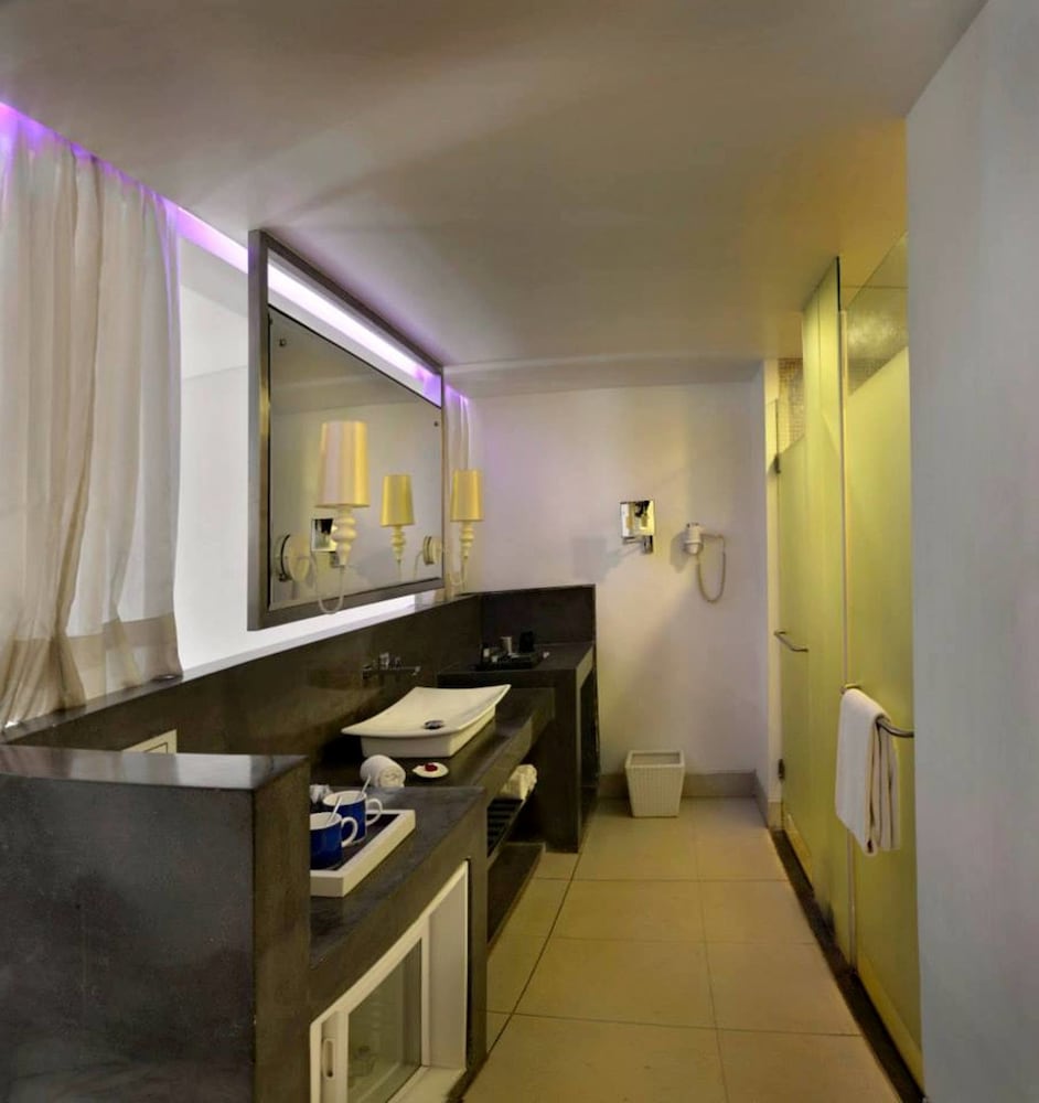 Deluxe Room - Photo 4