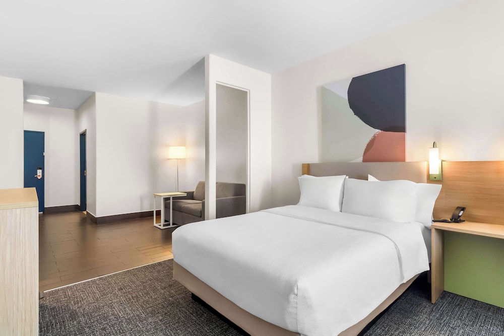 Room, 1 King Bed, Accessible (Hearing) - Photo 5