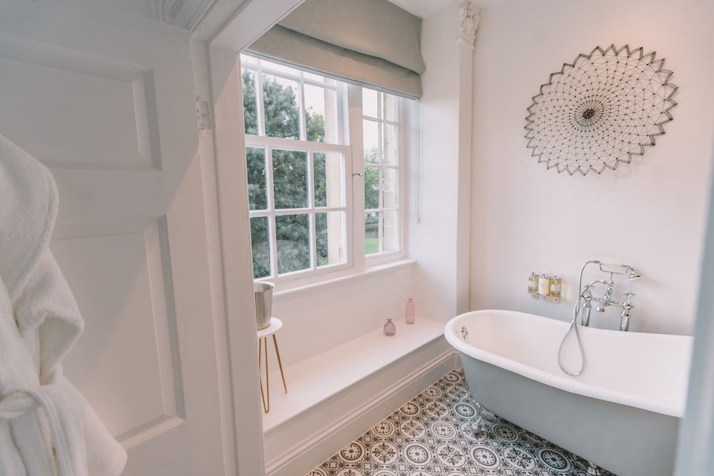 Luxury Suite, Ensuite, River View (Sterling) - Photo 8