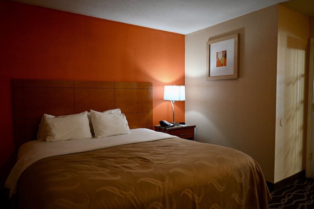 Suite, Multiple Beds, Non Smoking - Photo 16