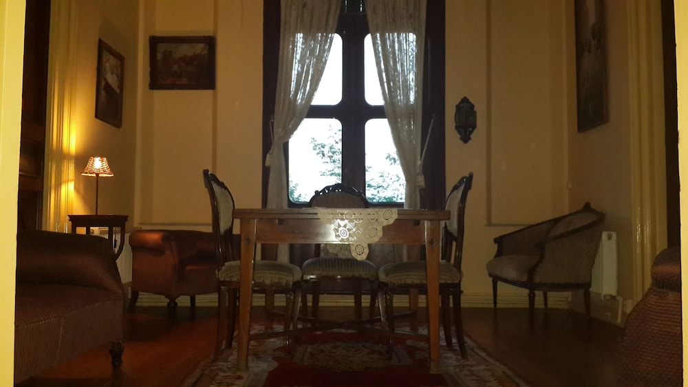 Family Suite, 2 Bedrooms, Balcony, Partial Sea View photo 3