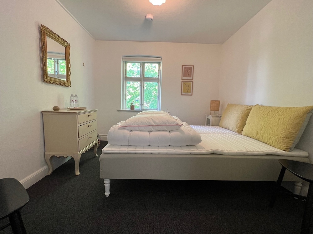 Basic Double or Twin Room photo 3