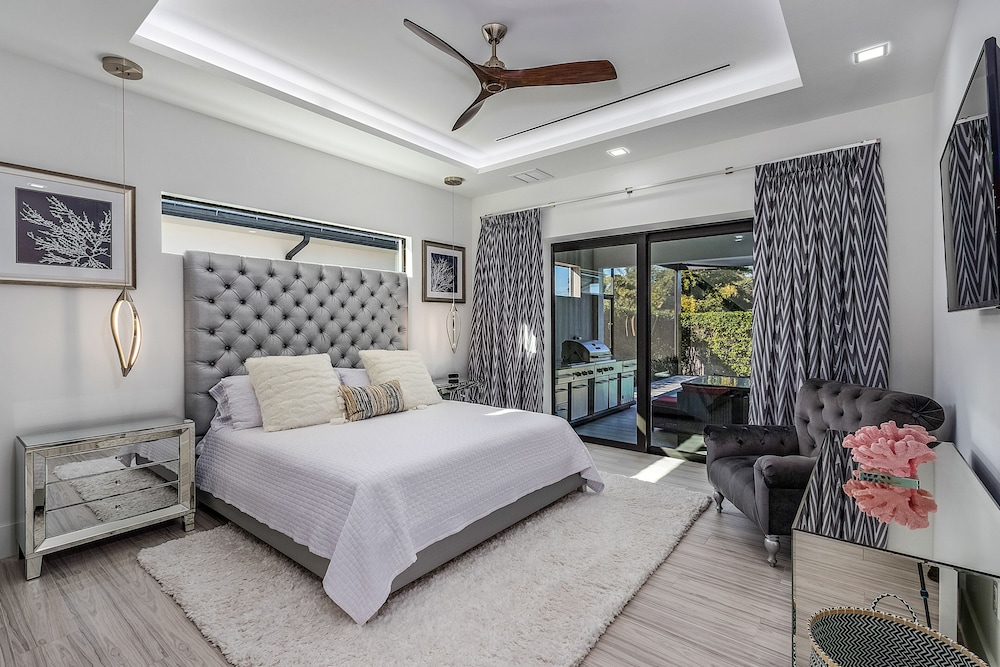 Luxury House photo 1