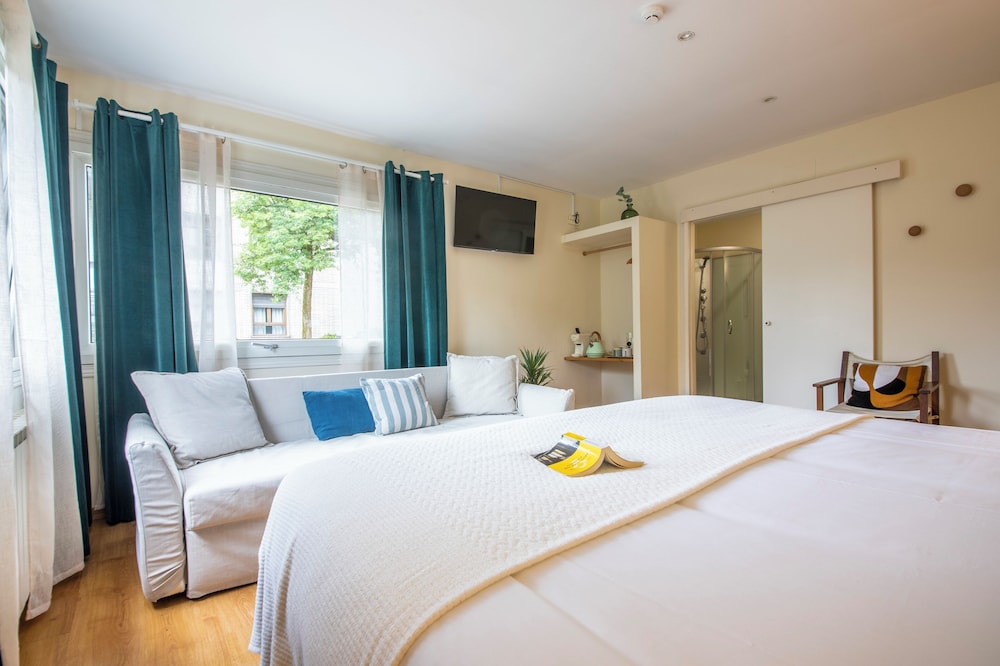 Classic Quadruple Room, Garden View photo 2