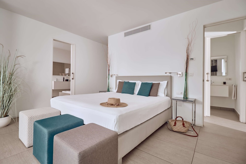 Grand Suite, 1 Bedroom, Private Pool, Pool View (Divinity Breeze Luxe)