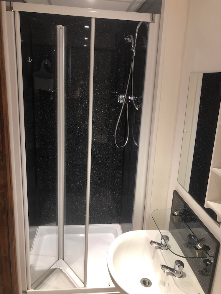 Classic Double Room, Private Bathroom photo 3