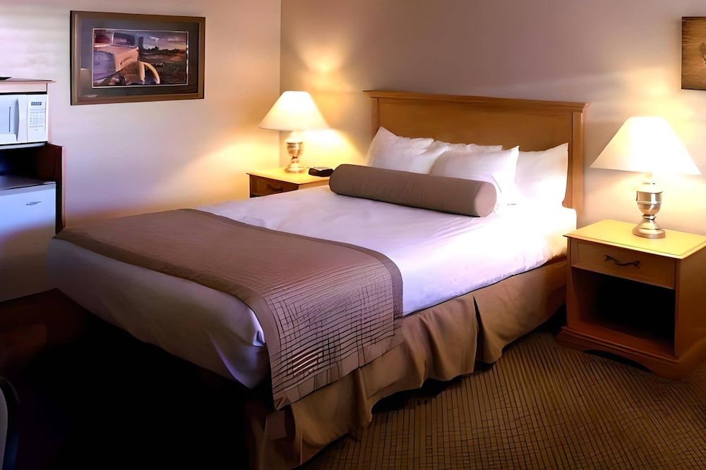 Suite, 1 King Bed, Accessible, Non Smoking