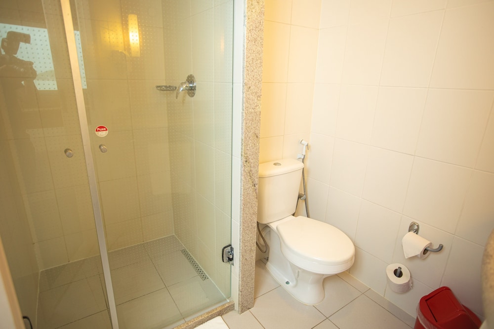 Standard Room, Multiple Beds - Photo 15