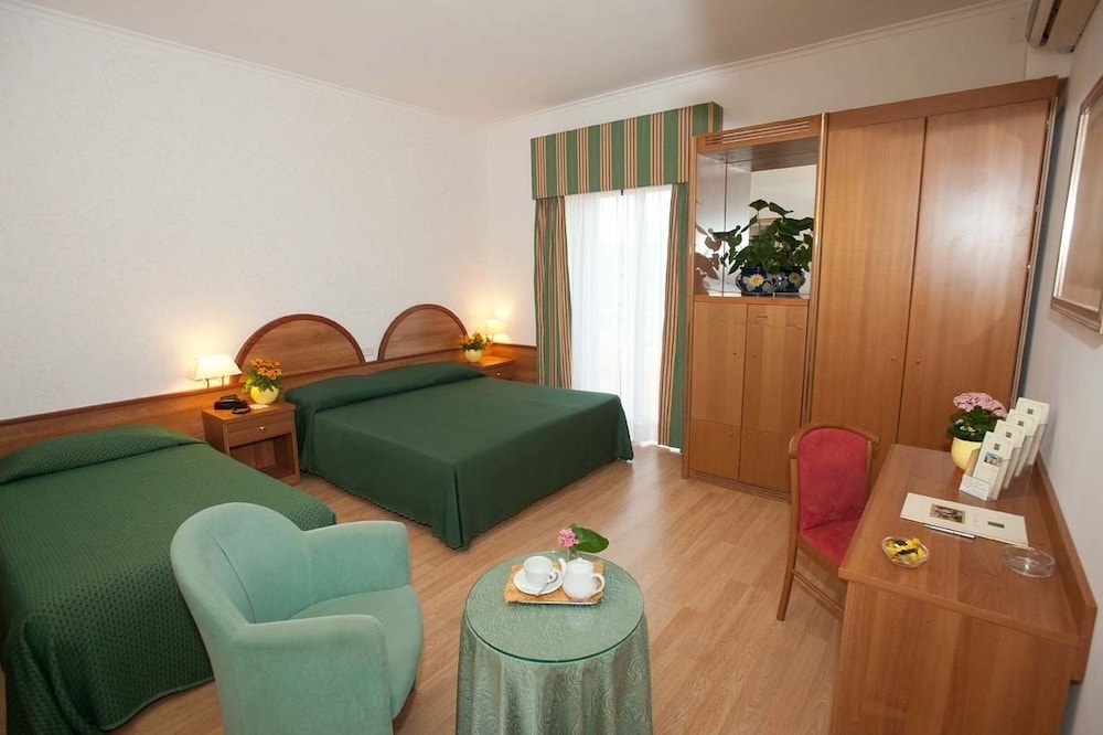 Triple Room photo 1