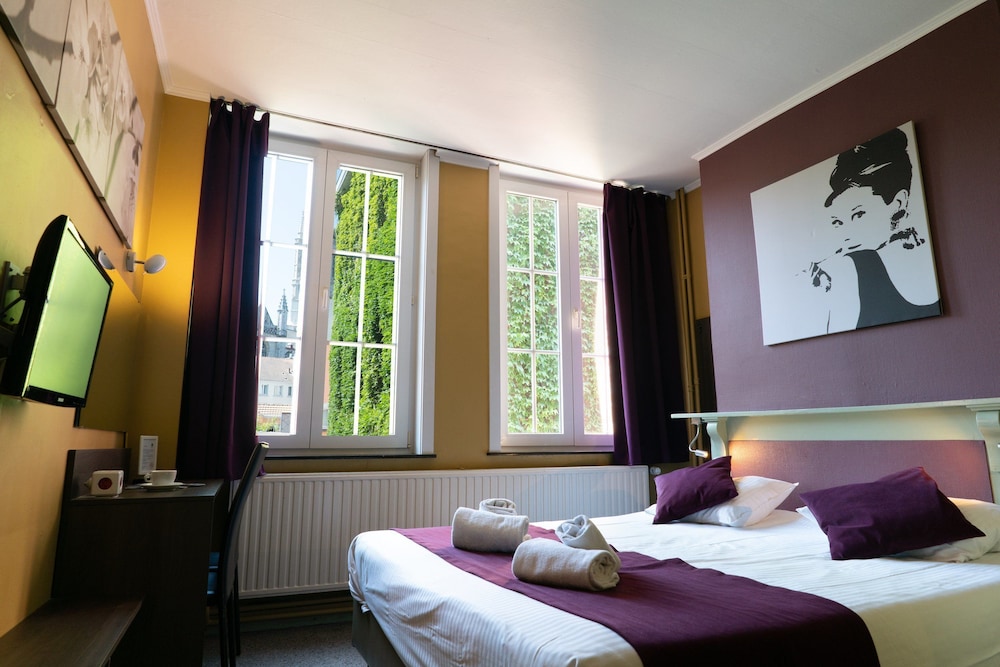 Comfort Double Room, Private Bathroom, City View photo 1