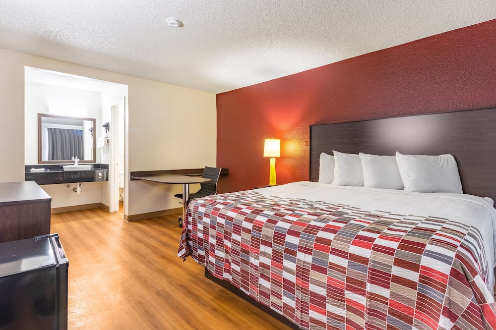 Superior Room, 1 King Bed, Non Smoking - Photo 1