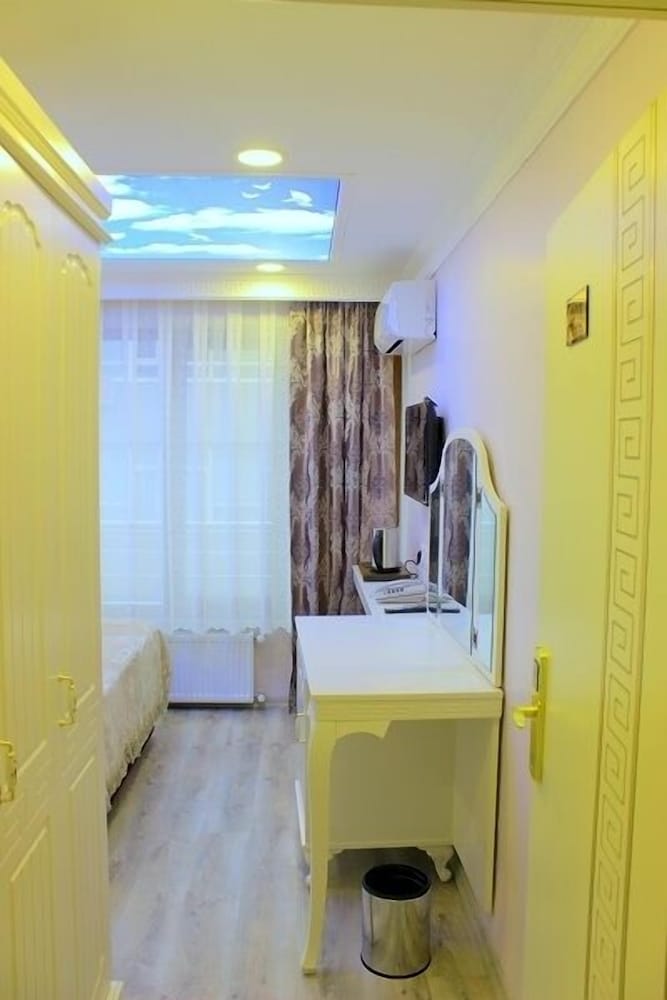 Deluxe Triple Room, Sea View photo 2
