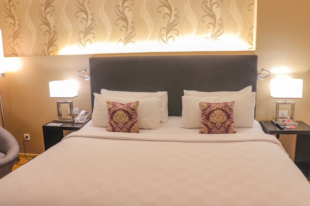 King Bed Executive City photo 3